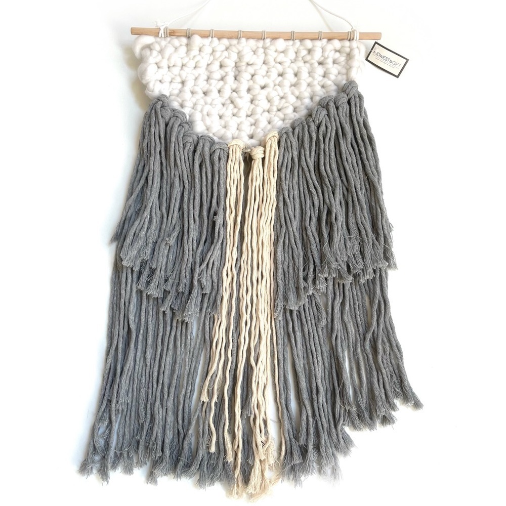 Boho yarn wall hanging home decor - Picture 2 of 7